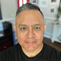 Headshot of Mario Hernandez